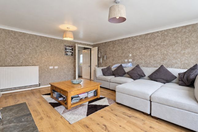 Crowthorne, Berkshire photo 4