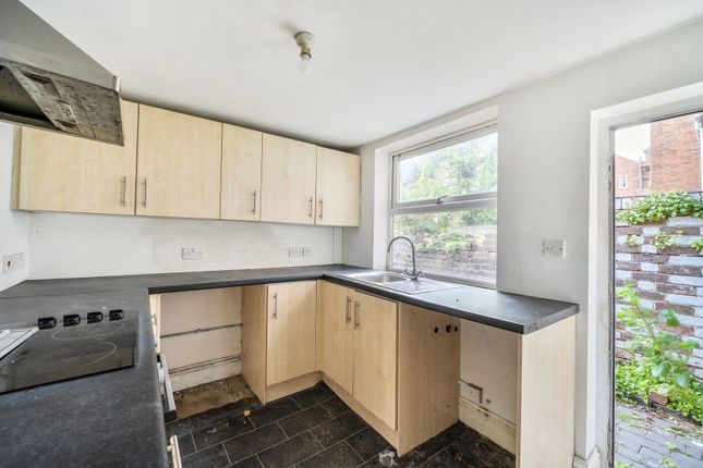 12, Cromwell Street, Gloucestershire photo 2