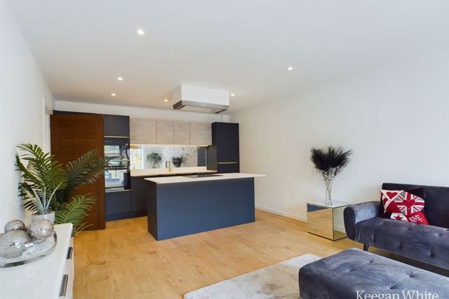 Flat for sale in West Wycombe Road, High Wycombe