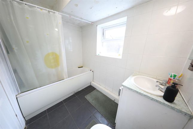 Terraced house for sale in Holyrood Villas, New Bridge Road, Hull