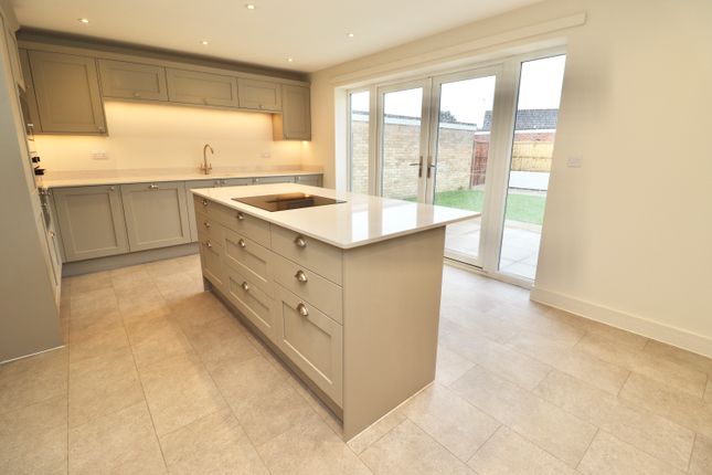 17, Montaigne Crescent, Lincoln photo 3