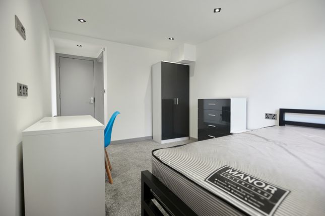 Flat to rent in Beechwood Gardens, Manchester