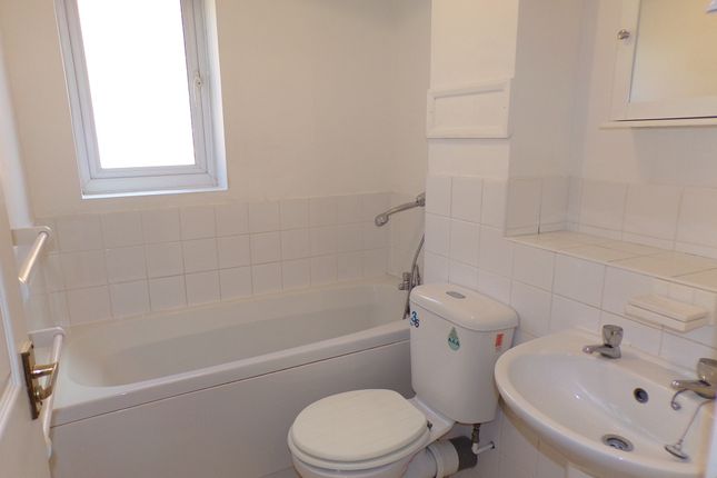 Flat 8, Stanford-le-Hope photo 4