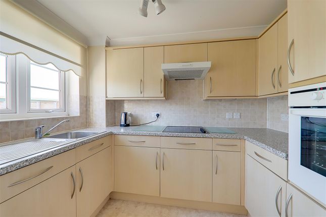 Flat for sale in Penfold Road, Broadwater, Worthing