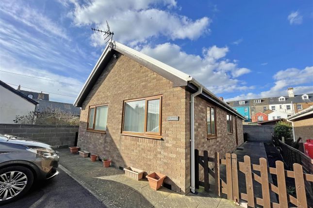 Thumbnail Bungalow for sale in Chruch Rd, Borth, Aberystwyth