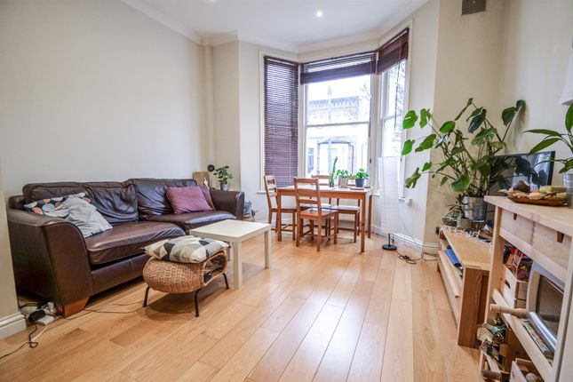 Flat B, 37, Portnall Road, London photo 3