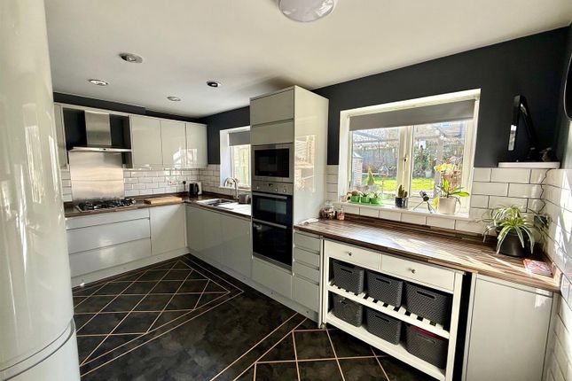 8, Hockerley New Road, High Peak photo 3
