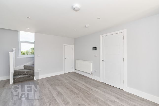 Thumbnail Flat for sale in Station Road, New Southgate, London