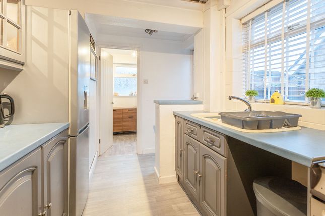 19 Palm Close, Pontypool photo 3