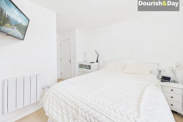 25 Garthlands Court, Stafford photo 4