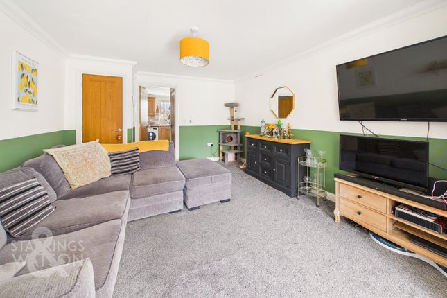 1 Picton Close, Norwich photo 2
