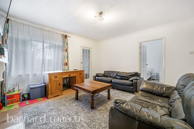 Maisonette for sale in Boundaries Road, Feltham