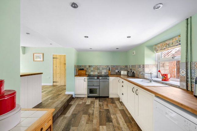 Walnut Cottage, Chapel Road, Gainsborough photo 4