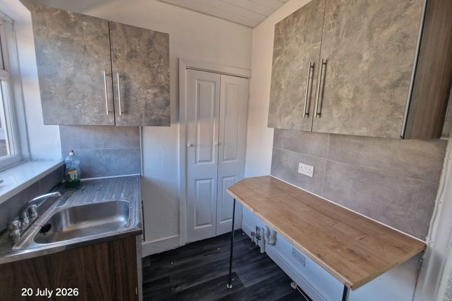 65 Walkley Lane, Heckmondwike photo 3