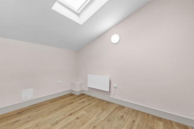 38 Cube House, Quilters Way, Hp22 5Tb-2.Jpg