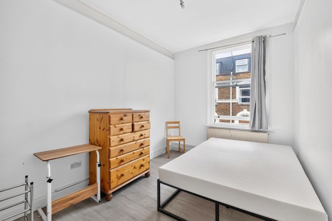 Second Floor Flat,, 50, Stoke Newington Road, London photo 4