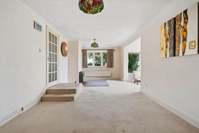 25, Upper Icknield Way, Aylesbury photo 4