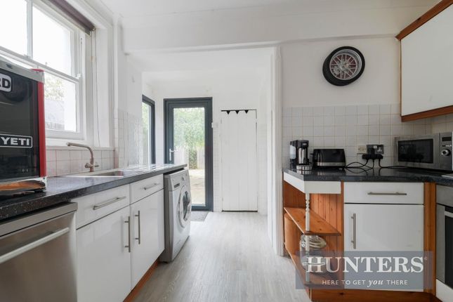 Flat for sale in Portsmouth Road, Thames Ditton