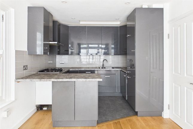 Flat 1, 51, Shakespeare Road, London photo 4