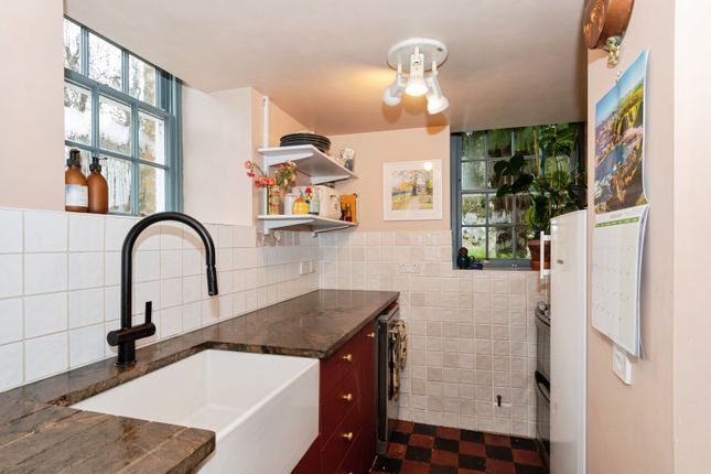 2 Yew Tree Court, Chy Hwel, Truro photo 3