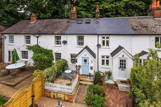 2 Bed Cottage For Sale In Hillside Cottages Tandridge Surrey Rh8