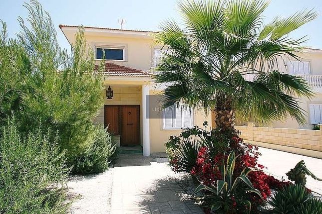 Villa for sale in Meneou, Cyprus
