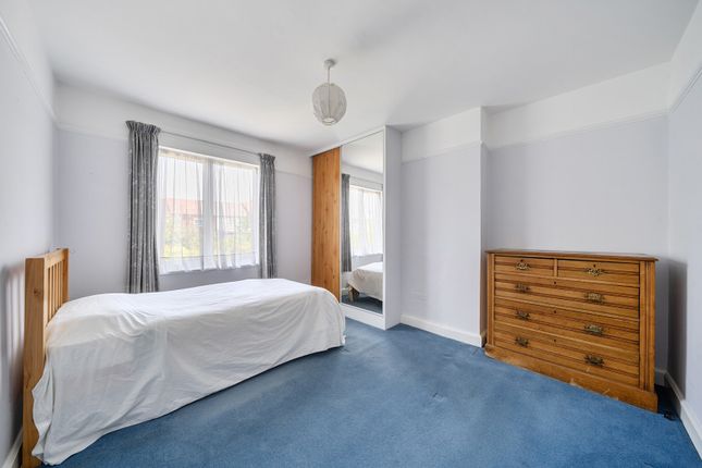 10, Scarsdale Road, Harrow photo 4
