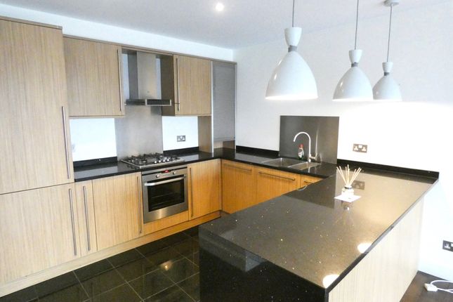 35 City Harbour, City Harbour, Selsdon Way, London photo 2