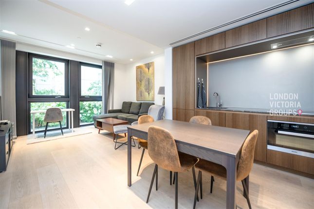 W1, Lincoln Square, 18 Portugal Street, London photo 2