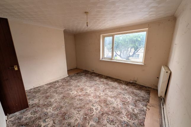 16a, Farm Road, Neath photo 3