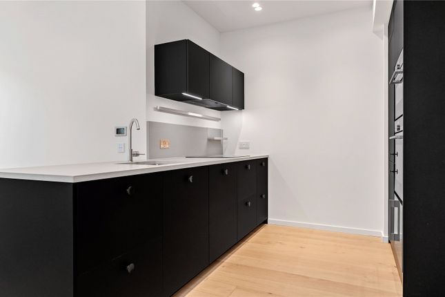 Flat to rent in The Levett Building, 50 Little Britain, London