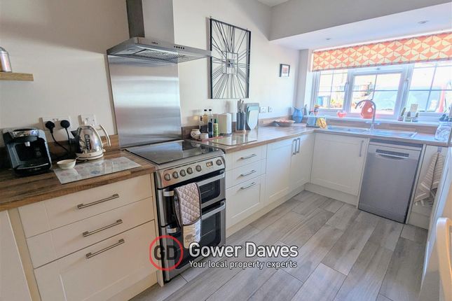 15, Furness Close, Chadwell St.Mary photo 2