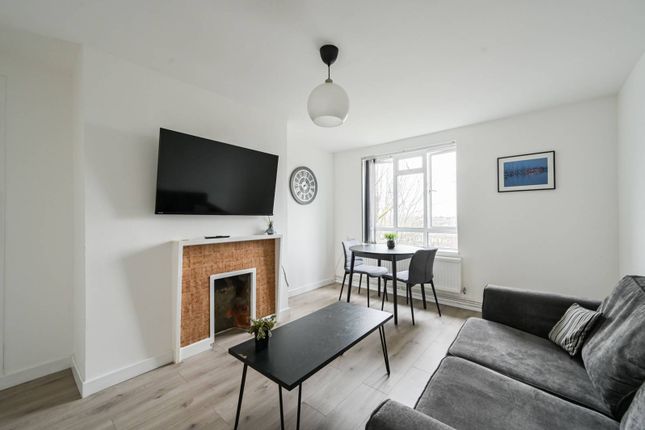 Flat for sale in St Johns Way, Archway, London