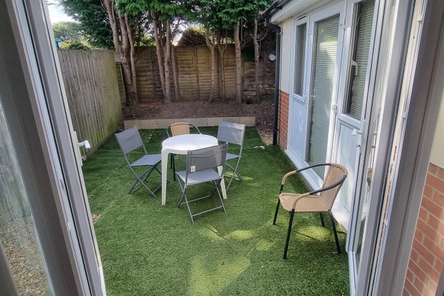 Richards Close, Bournemouth photo 3