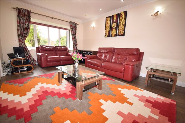 45, Wike Ridge Avenue, Leeds photo 2