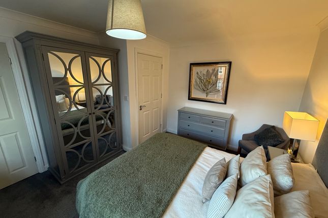 Room 2, Derby photo 3