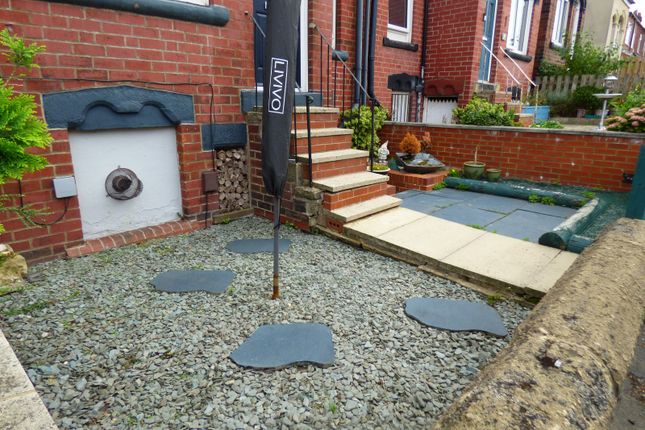 39, Highfield Avenue, Leeds photo 2