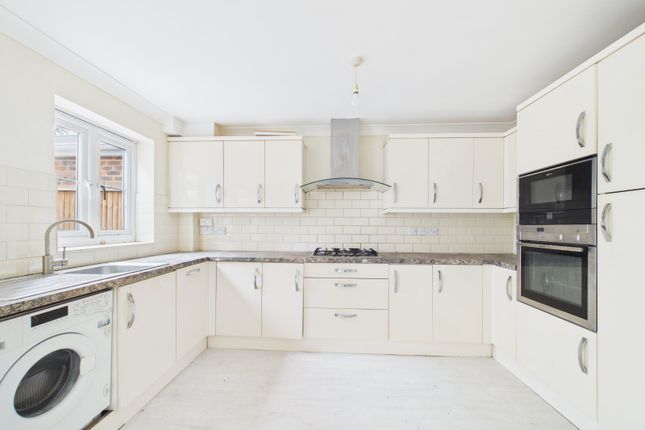 34, Devonshire Park, Reading photo 2