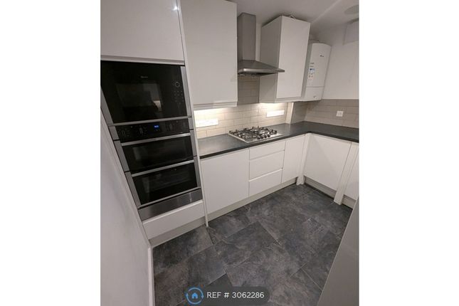 Wilcox Close, London photo 2