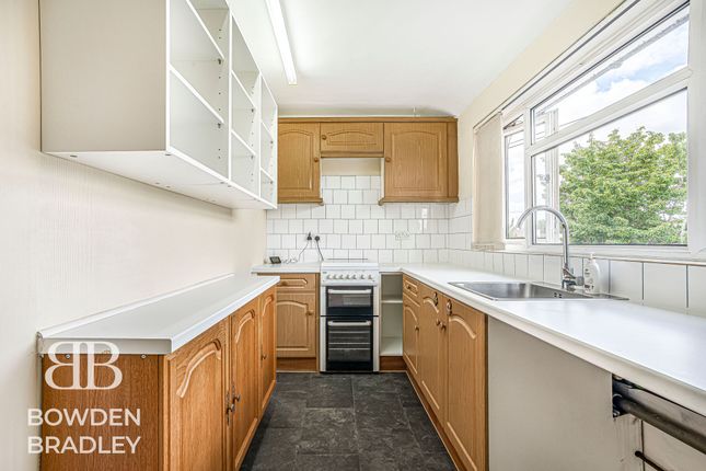 86a Gaysham Avenue, Ilford photo 4