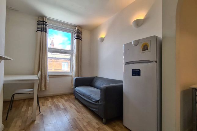2-bed house on Flat 4, 83, High Road, WILLESDEN, £1,899/mo
