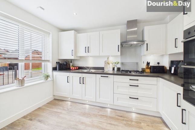 12 Orford Gardens, Stafford photo 3