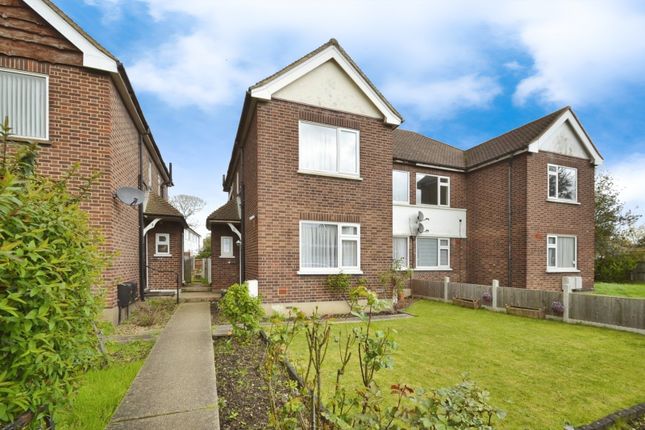 Flat for sale in Millbrook Gardens, Chadwell Heath