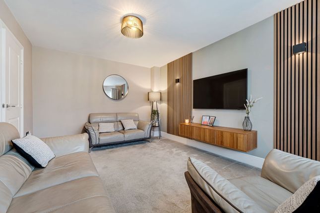 84, Moorgate Drive, Manchester photo 3