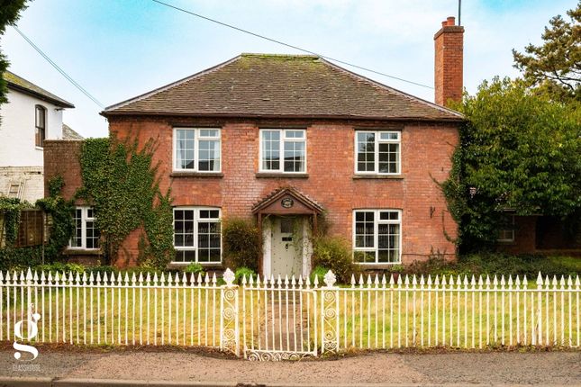 3-bed detached on Jasmine House, Hereford, £360,000
