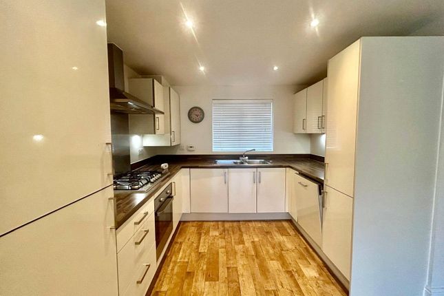 30, Rana Drive, Fleet photo 4