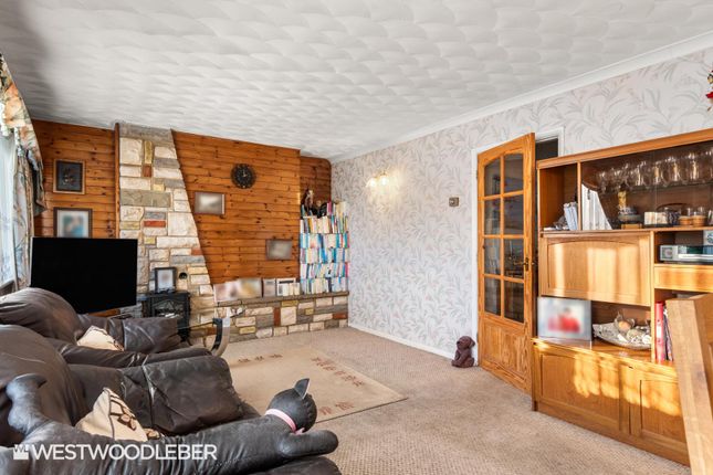 10, Caxton Road, Hoddesdon photo 3
