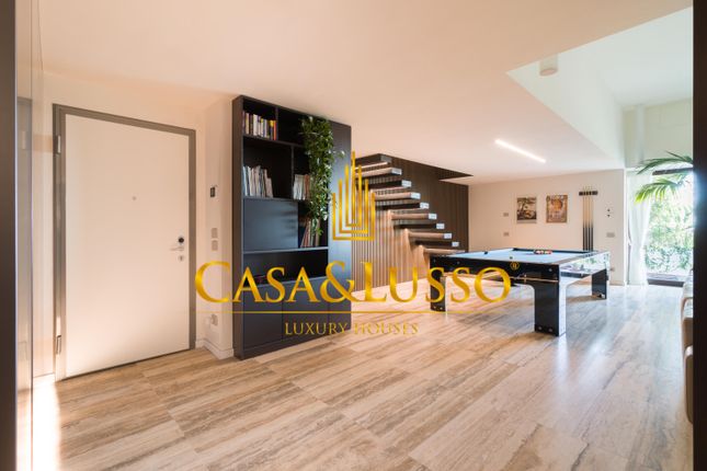 Terraced house for sale in Via Ippodromo, Milan City, Milan, Lombardy, Italy