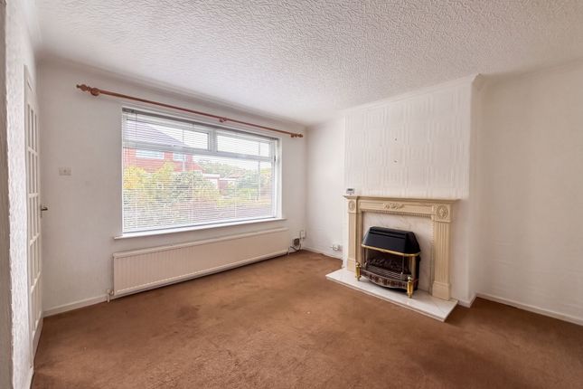 3 Lyndene Avenue, Manchester photo 2