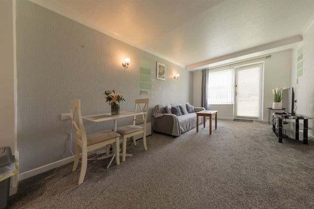 Flat 13, Homenene House, Bushfield, Peterborough photo 2